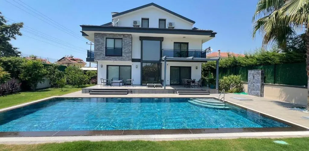 Villa in Calis